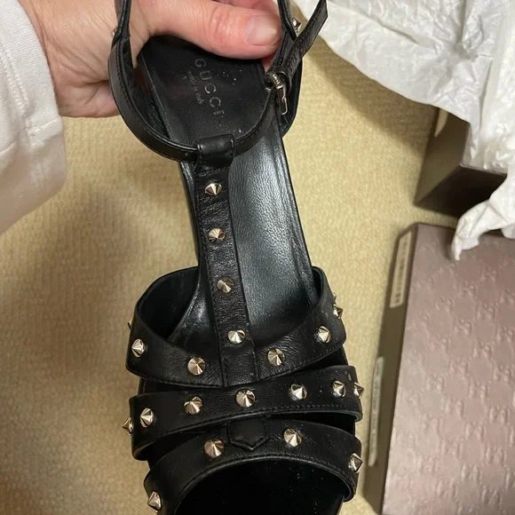 Gucci black leather heels